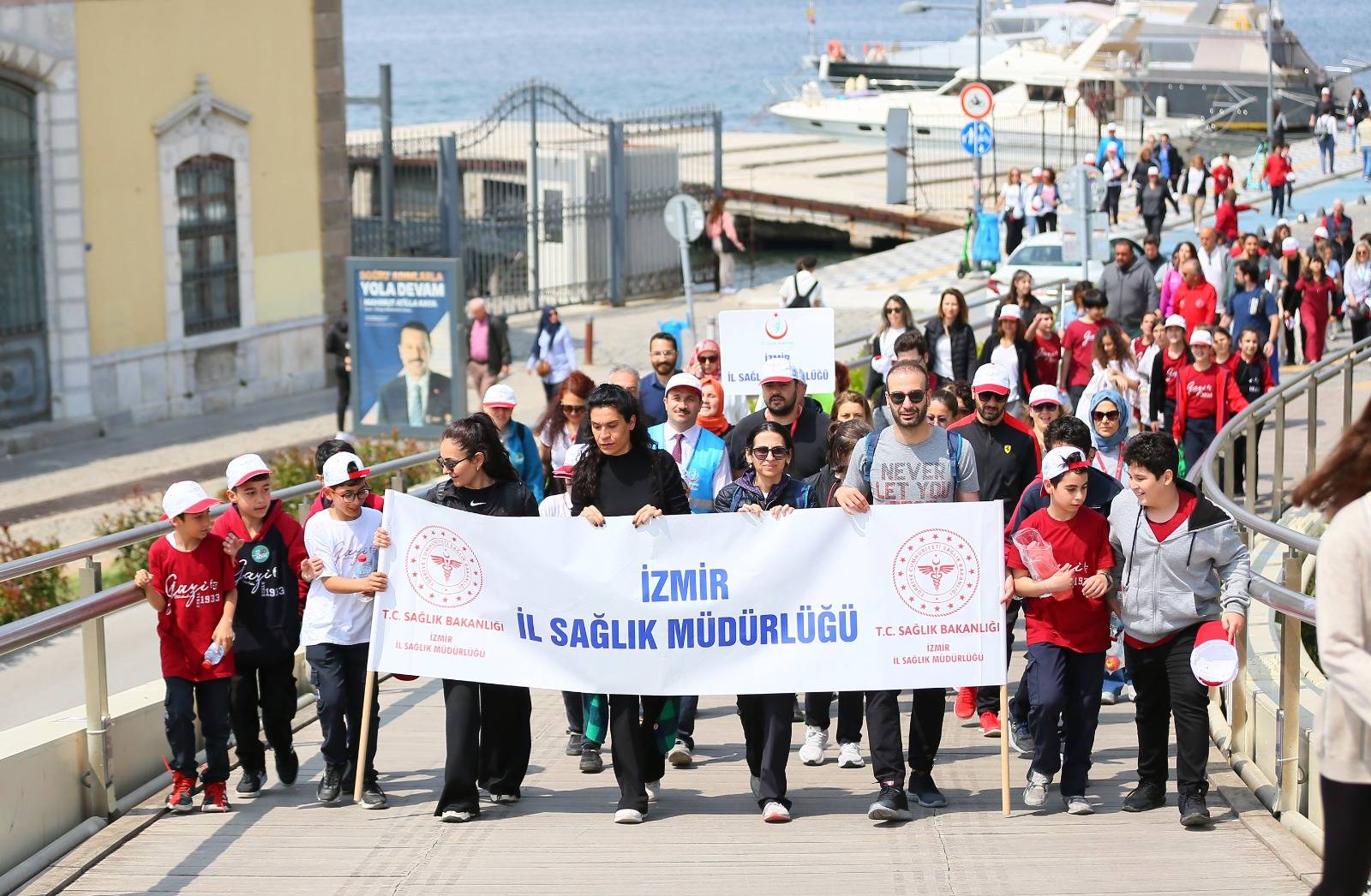 İzmir'de Sağlık İçin Yürüyüş Etkinliği Gerçekleştirildi